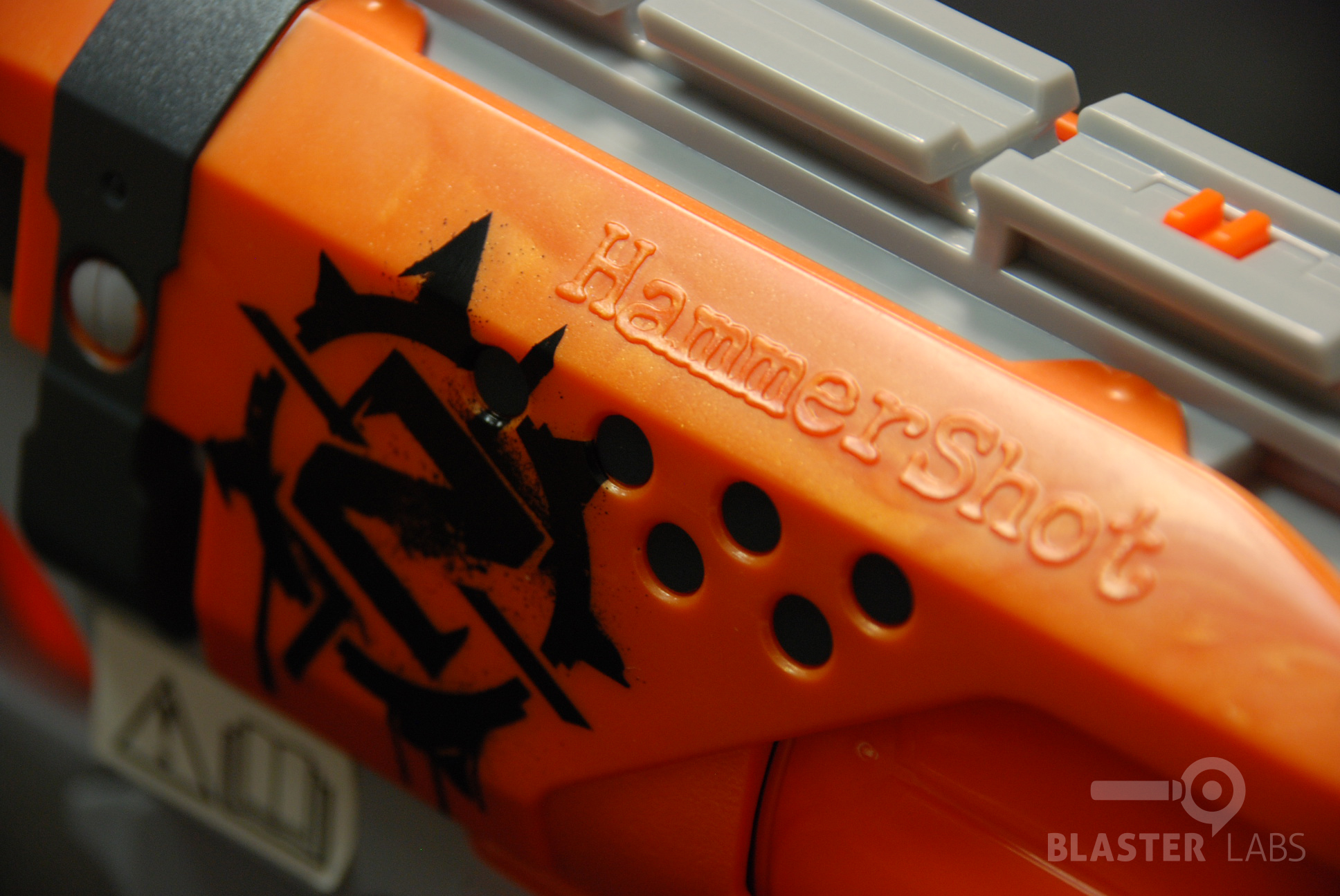Review Nerf Zombie Strike Hammershot Blaster Hub